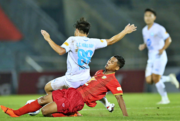 Vắng Rafaelson, đương kiêm vô địch Nam Định thua trận mở màn V-League - Ảnh 2.