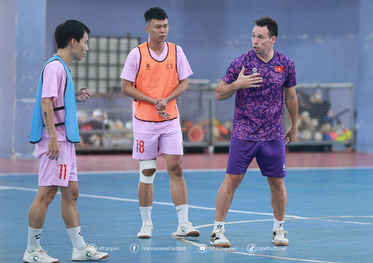 Tuyển futsal Việt Nam tập trung trở lại chờ đấu Thái Lan - Ảnh 1.